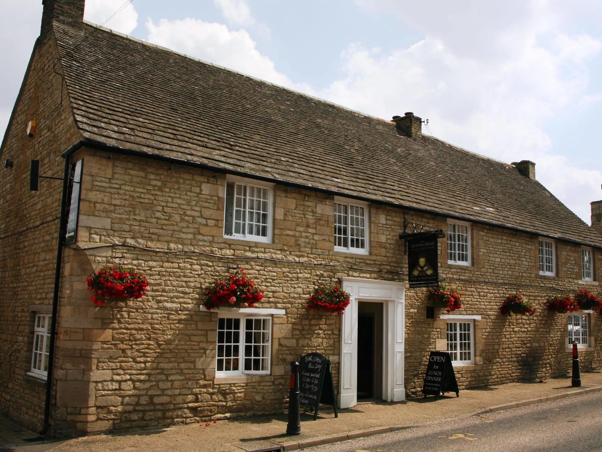 Queens Head Inn Nassington Екстер'єр фото