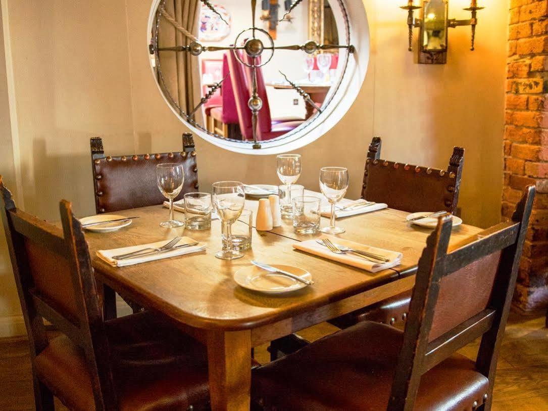 Queens Head Inn Nassington Екстер'єр фото