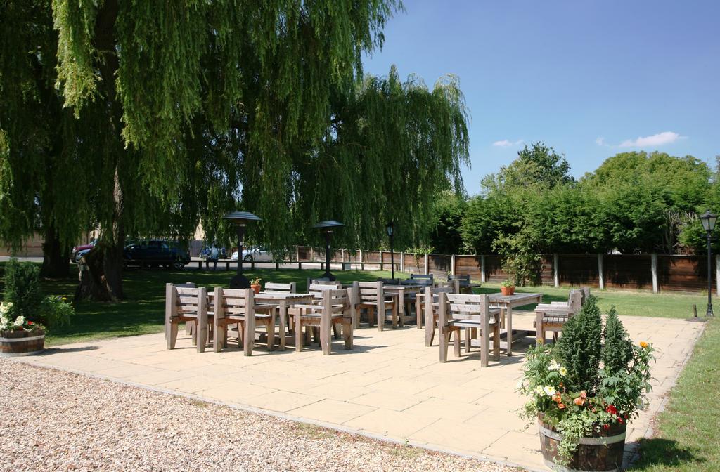 Queens Head Inn Nassington Екстер'єр фото