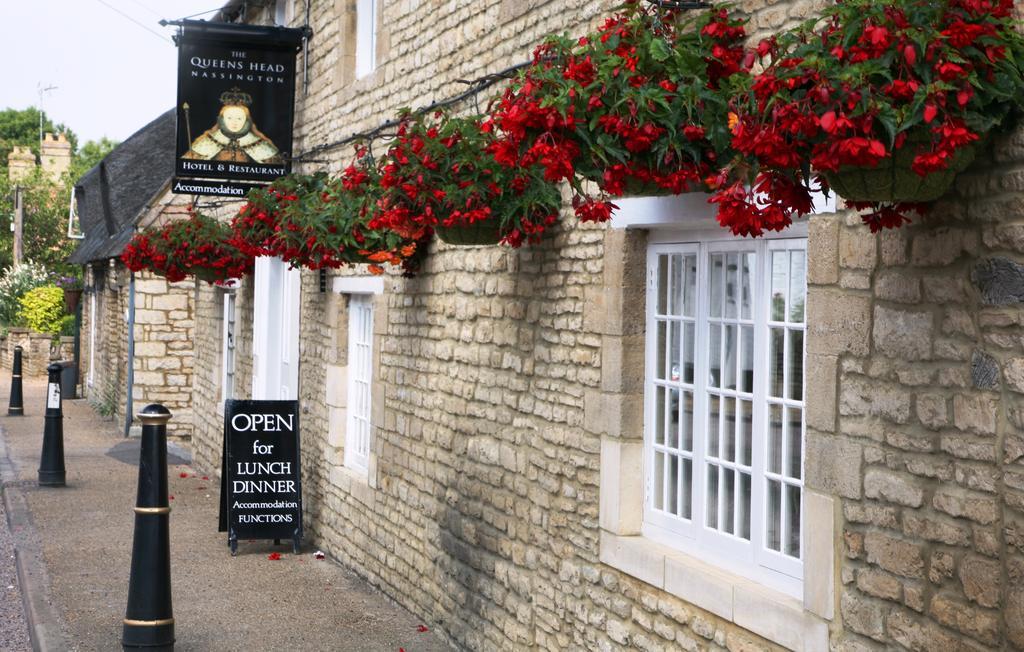 Queens Head Inn Nassington Екстер'єр фото