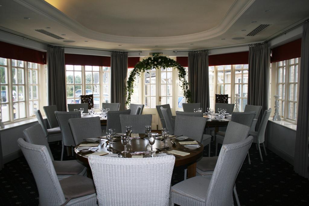 Queens Head Inn Nassington Екстер'єр фото