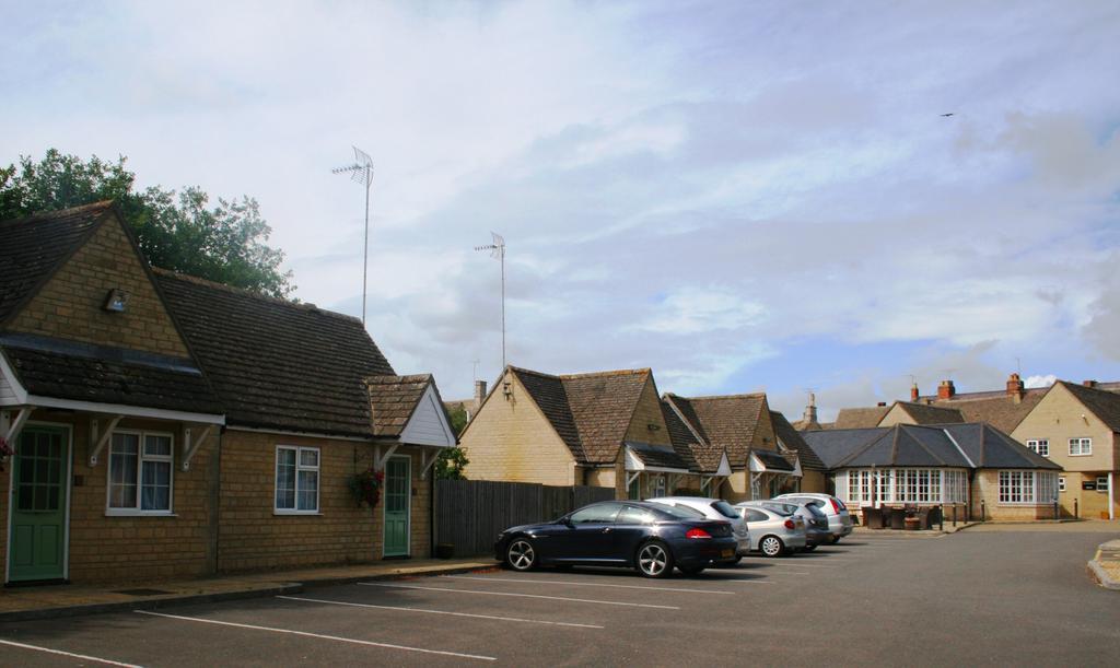 Queens Head Inn Nassington Зручності фото