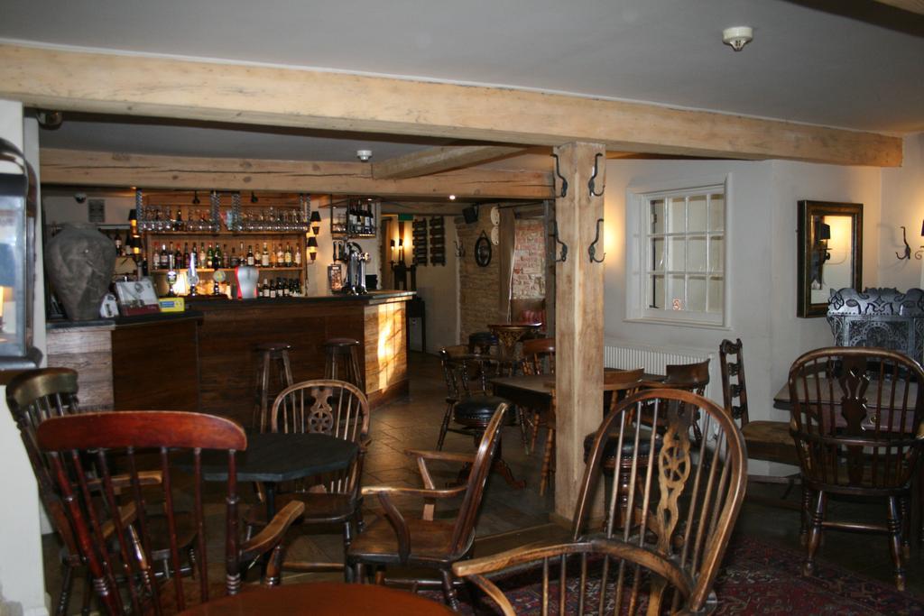 Queens Head Inn Nassington Екстер'єр фото